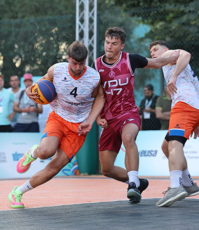 Equip bàsquet 3x3 UV
