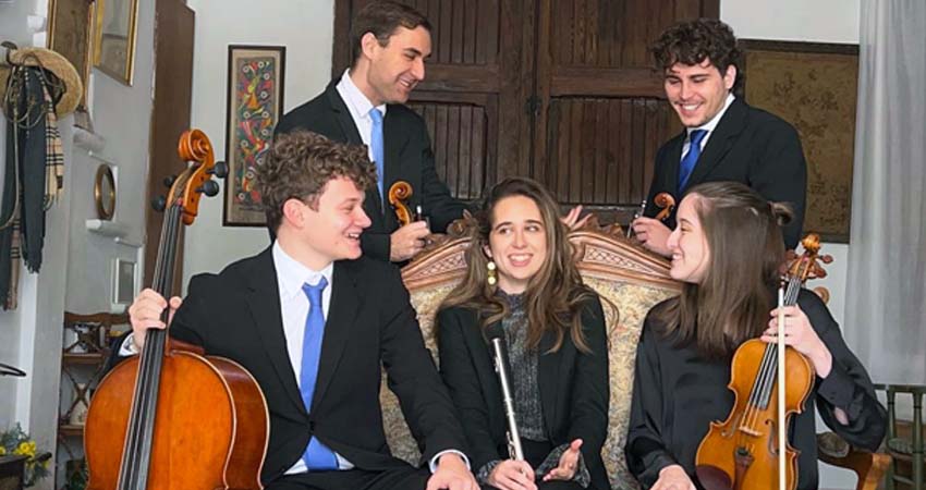 Photo of the performers
