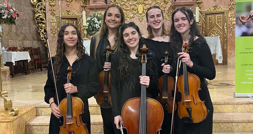 Photo of the performers