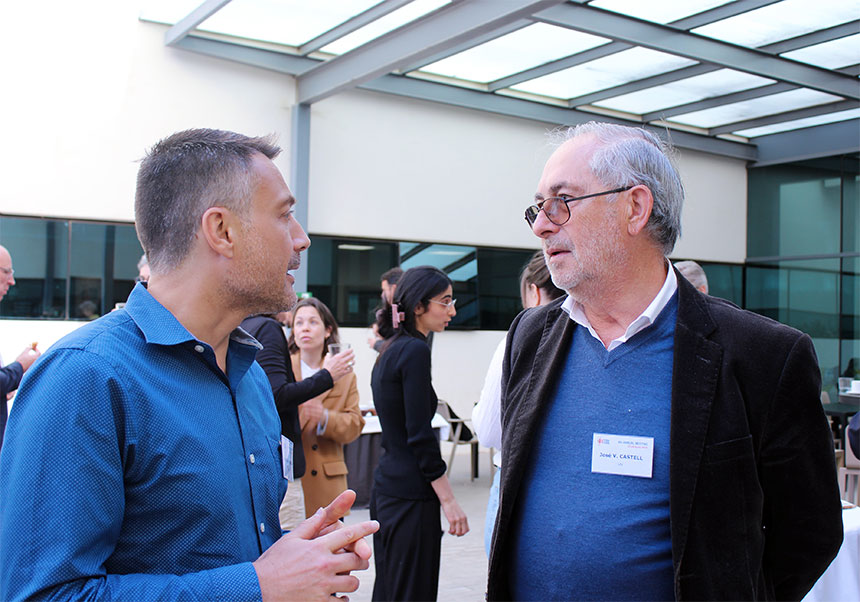 The coordinator of the consortium ASPIS, Mathieu Vinken (left) and the Professor Emeritus from the UV and member of the Group HEPEX, Jose V. Castell Ripoll (right)