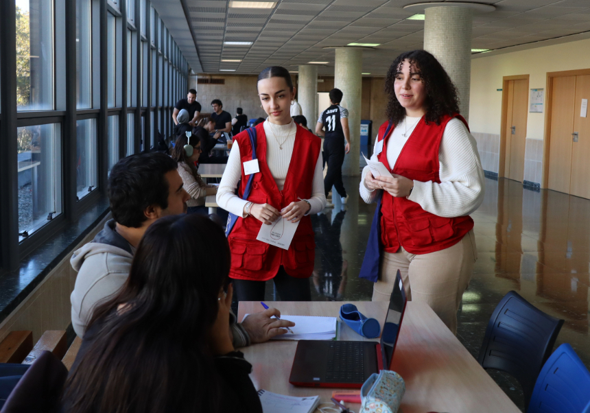 Promoter students raising awareness during the Blood Donation Promotion Week