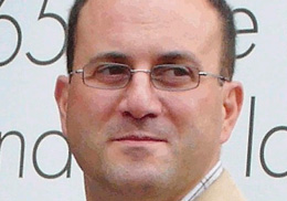 alt=