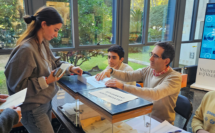 Votacions al Claustre