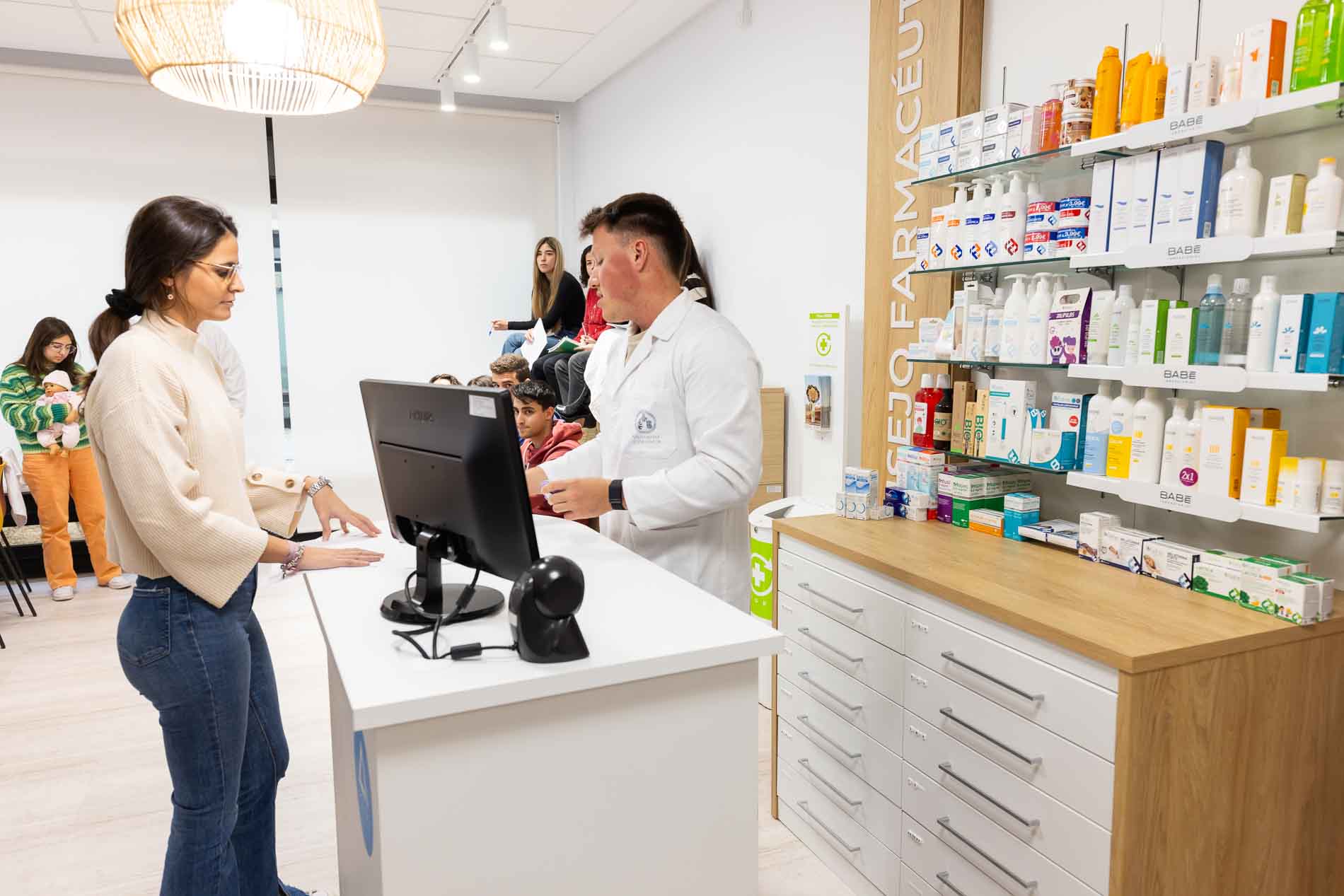 Renovación del Aula de Atención Farmacéutica