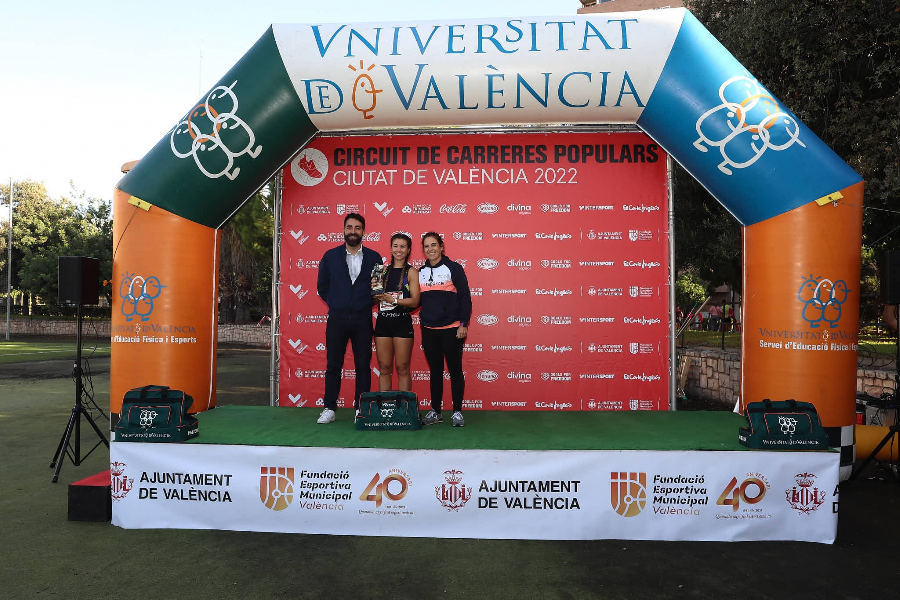 Más de 2.700 corredores y corredoras, en la 10ª Carrera Universitat de València - imatge 0