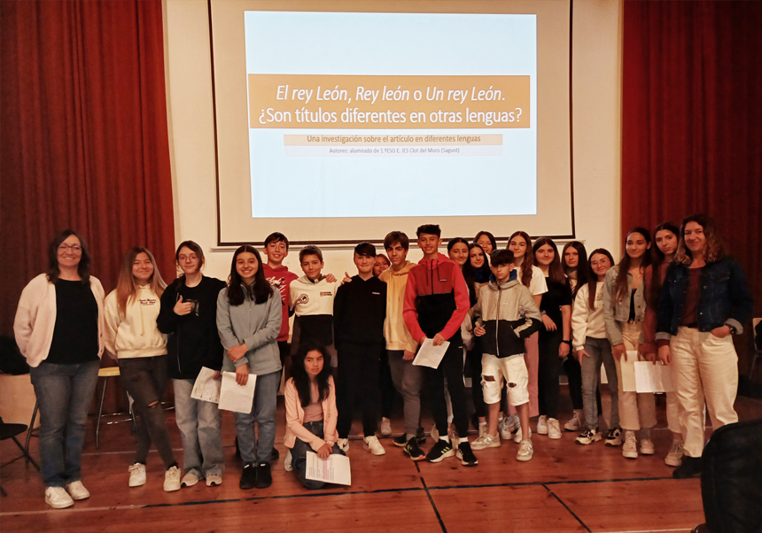 Group photo with all the students