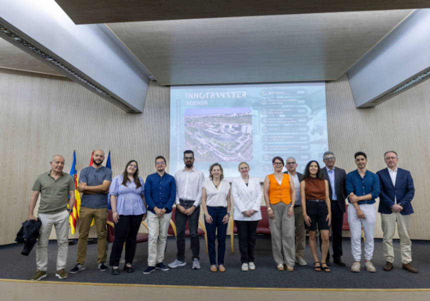 Foto de família del grup de participants en la jornada Innotransfer.