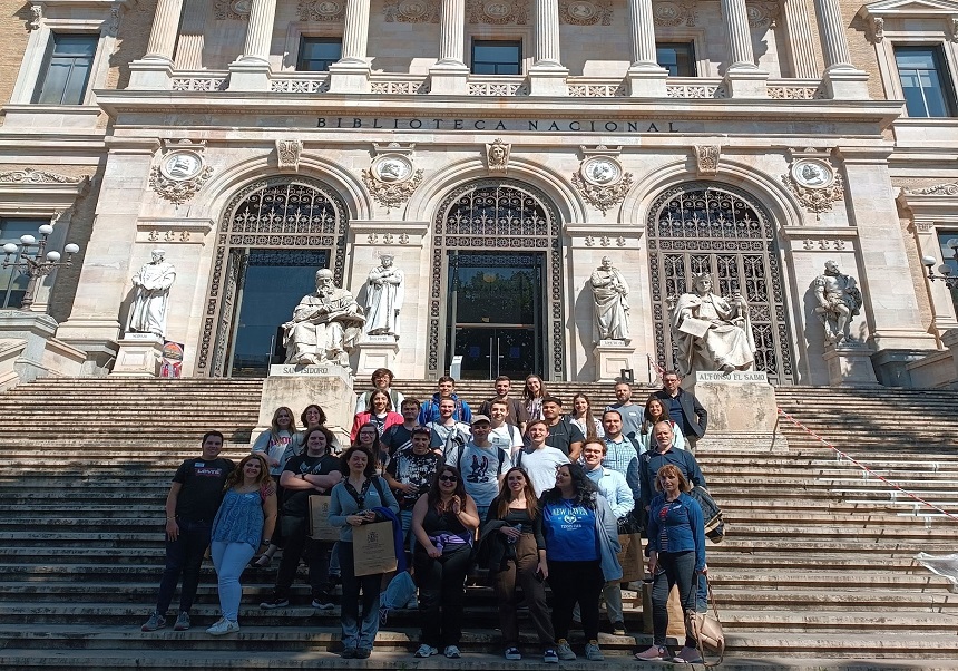 Estudiantes del G. en Información i Documentación visitan la Biblioteca Nac. de España y Arxivo del M d'Agricultura, Pesca y Alimentación
