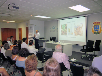 The physiologist Federico Pallardó gives a conference in UNISOCIETAT Requena