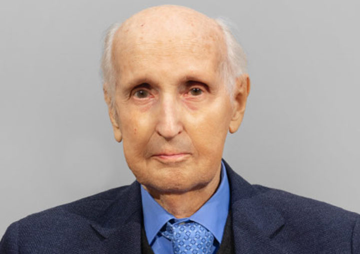 Santiago Grisolía.