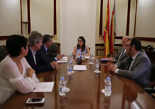 La Universitat i el Consell posen en marxa la Càtedra d'Economia Feminista