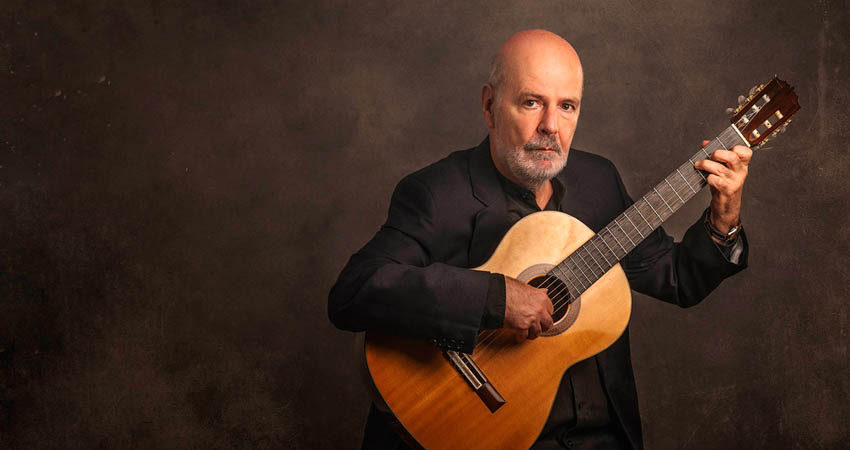 Bernardo García Huidobro, guitar