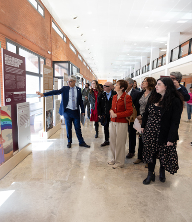 Visita de la Rectora a l'exposició