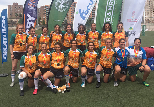 Selecció femenina de rugbi de la Universitat.