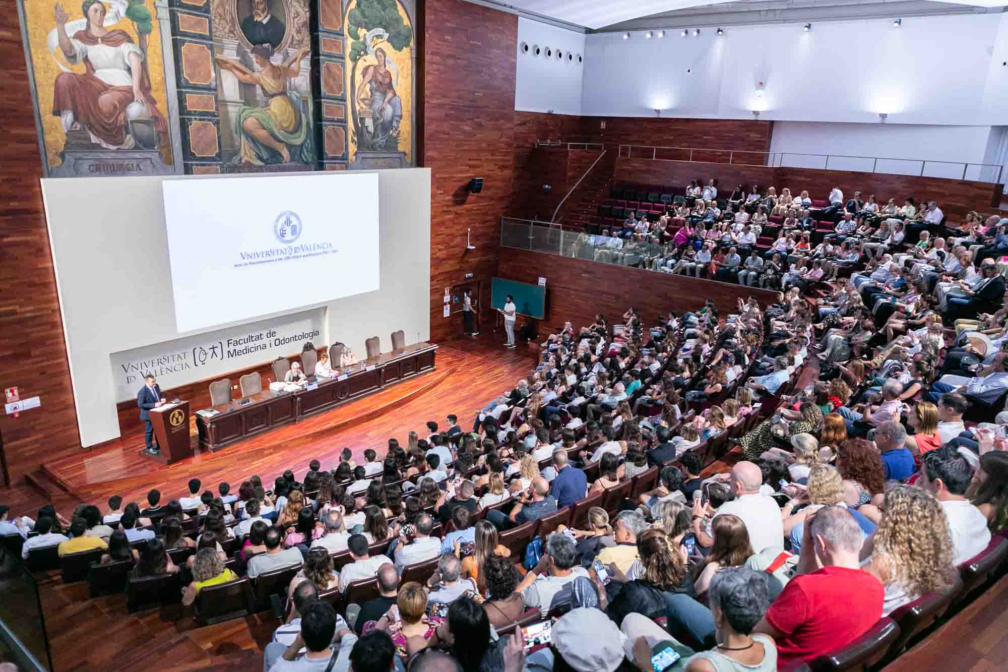 Las 100 mejores notas PAU y NAU, en la UV