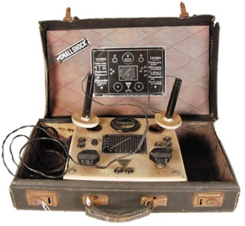 Aparato para la aplicación de terapia electroconvulsiva “Smallshock”, fabricado por la empresa valenciana Millás Mossi (c. 1950), Colección Ciéntífico-Médica de la Universitat de València.