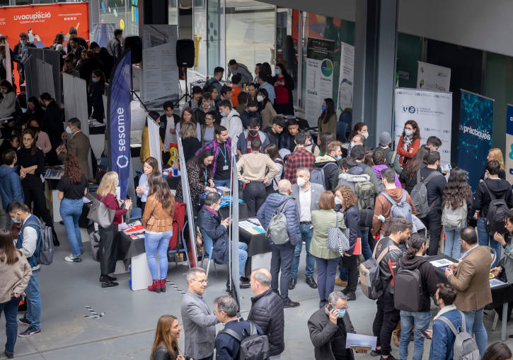 Imagen del Ágora de la ETSE en un momento del Foro. Fotos: Miguel Lorenzo.