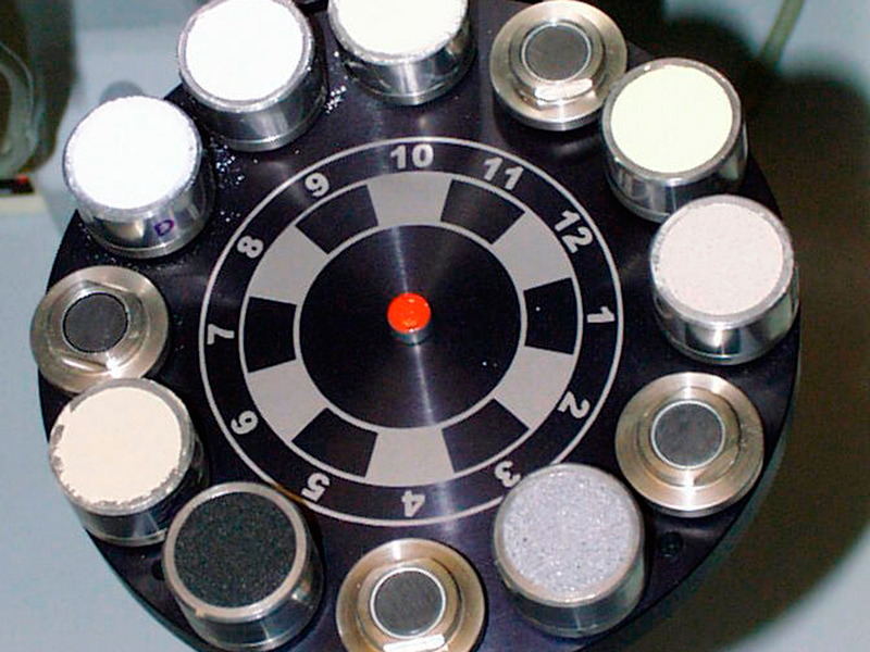 Difractómetre de pols Seifert XRD 3003 TT, cambiador de mostres