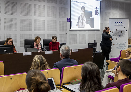 La rectora Mestre en un momento de la clausura