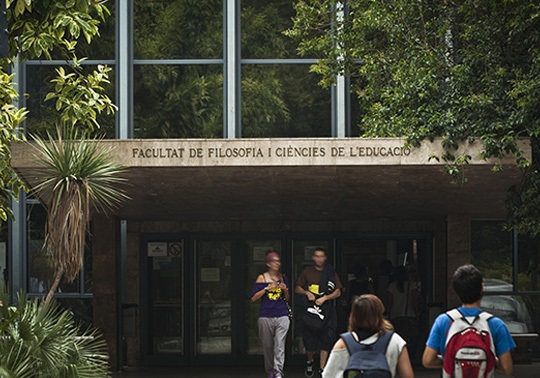 Fachada de la Facultat de Filosofia i Ciències de l'Educació