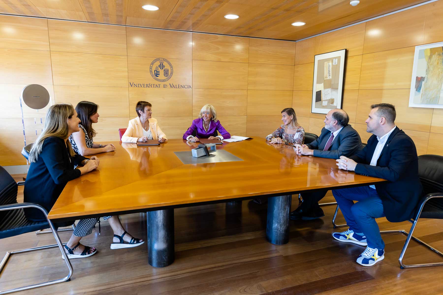 La UV renova el conveni amb la Fundación Mujeres por África - imatge 0