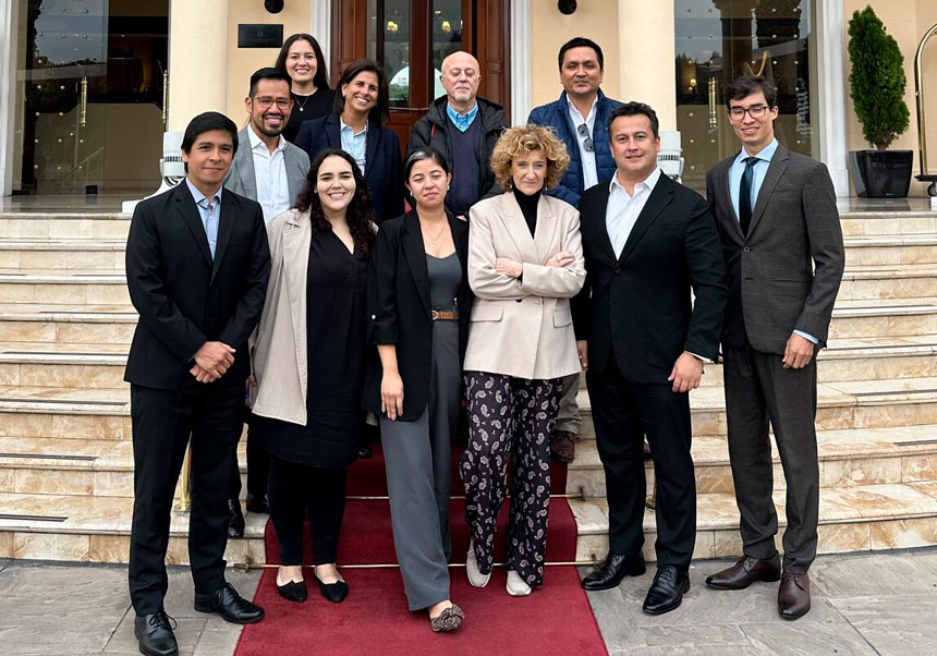 Encuentro de alumni de MUDEJ de la UV con los Profesores Silvia Barona y Carlos Esplugues en Lima