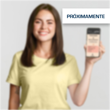 Estudiante con móvill visualizando la preinscripción de grados UV