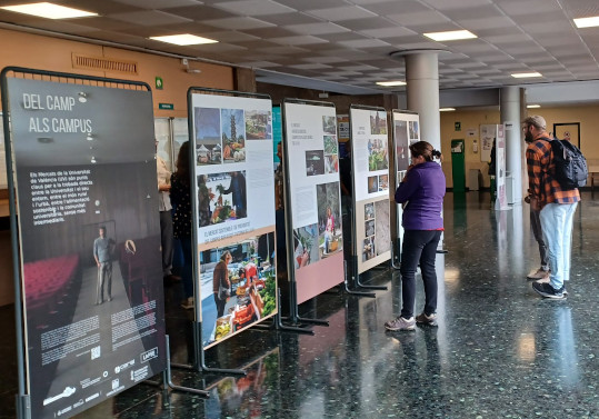 Una imatge de l'exposició en Geografia i Història