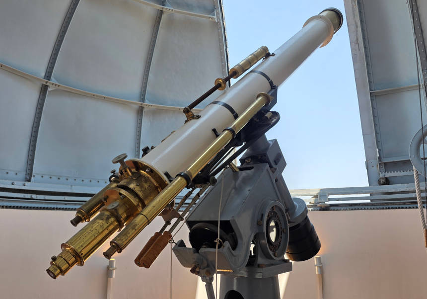 Telescopio ecuatorial Grubb instalado en el Rectorado de la Universitat de València, que inicialmente fundó en 1910 Ignacio Tarazona en la sede de la calle de La Nau.