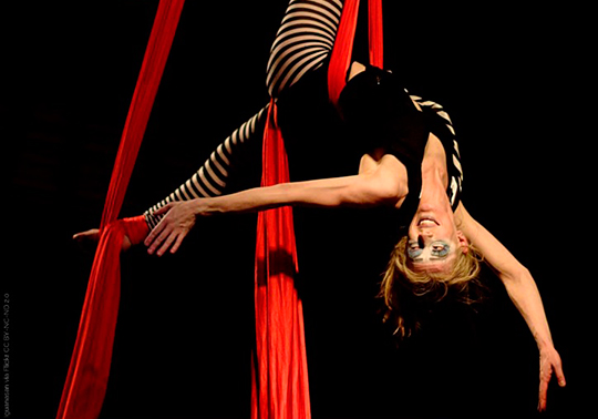 Imatge d'una trapecista