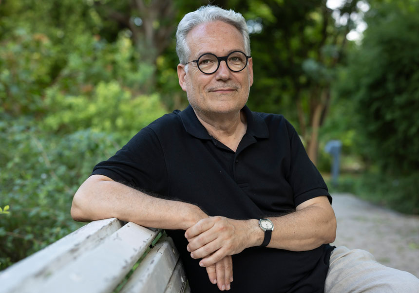 Entrevista a Juli Peretó en la revista digital Siete caníbales