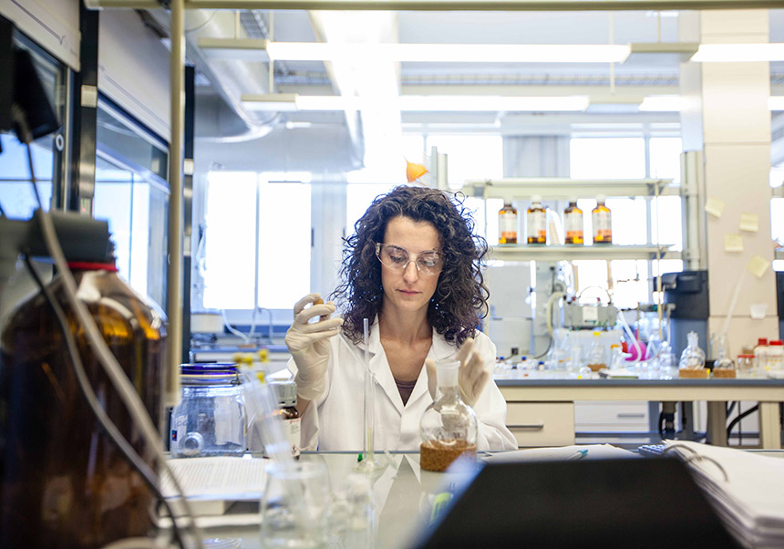 Persona al laboratori