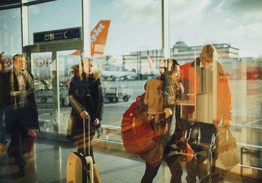 Personas en un aeropuerto