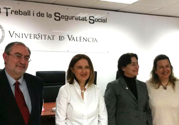 Former Student Patricia Andrea de Andreani reads her Doctoral Thesis