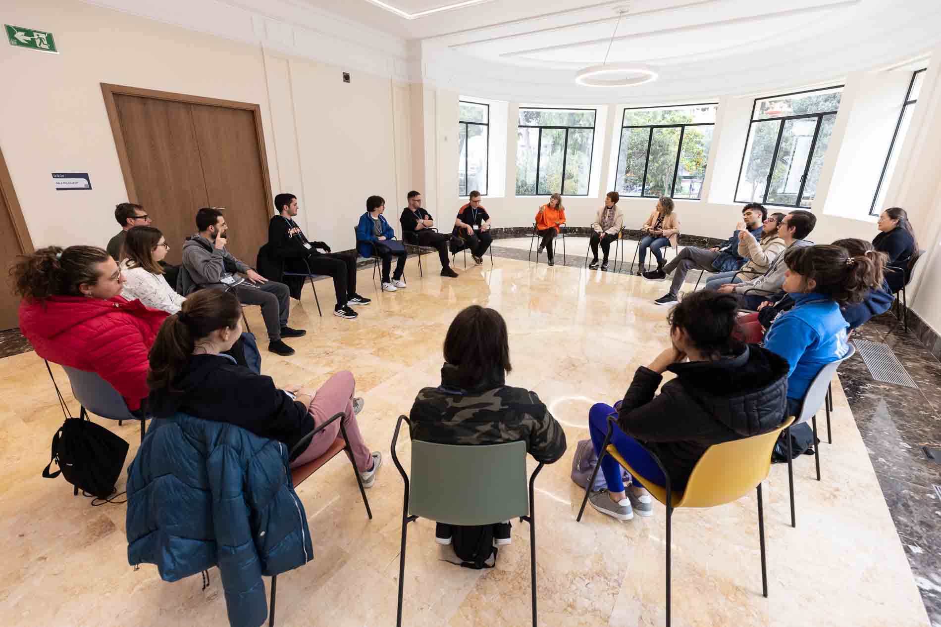 Encuentro de los estudiantes con la rectora - imatge 0