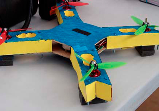 Dron fet per alumnes