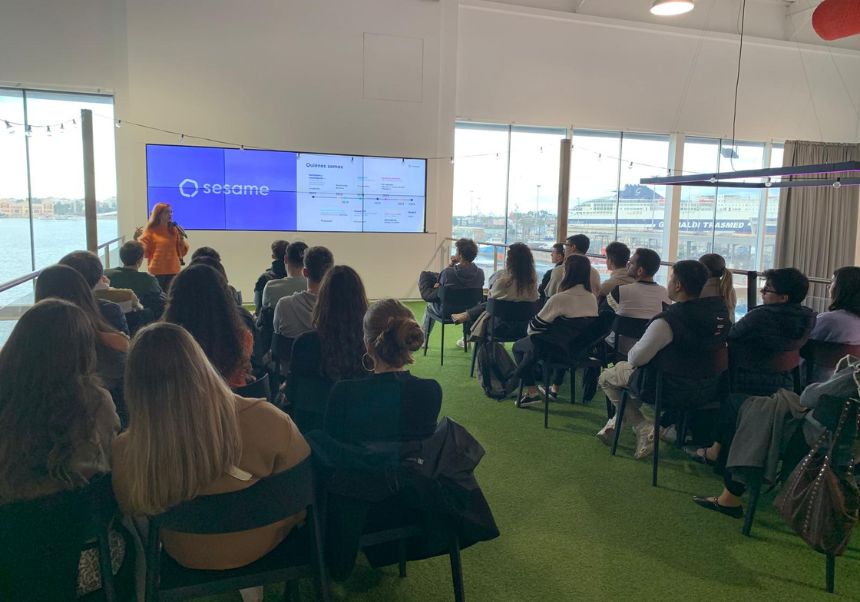 Xarrada de la startup Sesame HR, líder a digitalitzar les funcions de RH, durant la 3a edició del Cicle d'Innovació en la gestió del talent, Càtedra MESVAL UV.