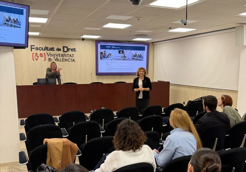 During the seminar. Pilar Alguacil.