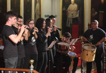 La Colla, en el concierto de Navidad celebrado en el Paraninfo de la Universitat.