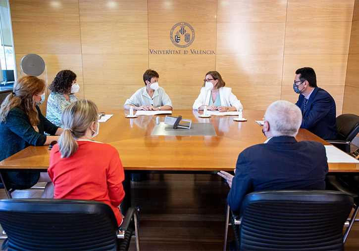 Creación del aula de Emprendimiento por Talento Emprende.