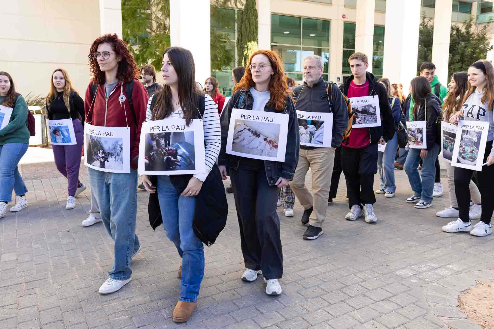 La Universitat celebra el Fòrum per la Pau i contra les guerres