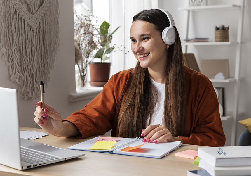 Estudiante en una clase telemática