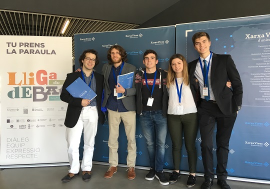 Equipo de la Universitat de València que se proclamó ganador la edición del curso anterior