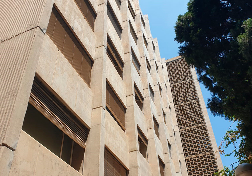 Obres de reparació i adequació de tres façanes de la Facultat de Geografia i Història