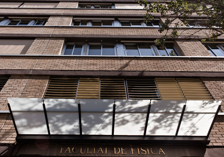 Facultat de Física de la Universitat de València.