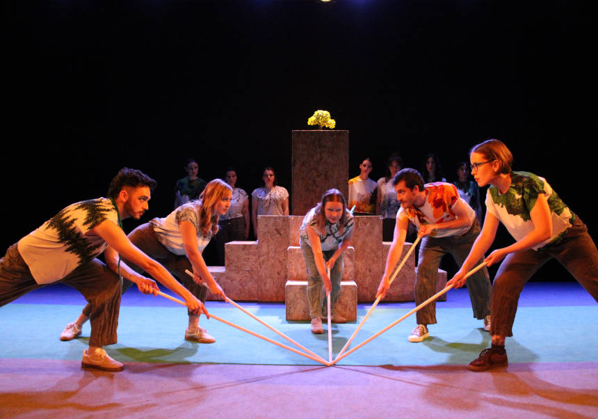 Un moment de l’obra 'Qui soc jo quan ningú em mira'. Foto: Jose Gracia Aliaga.