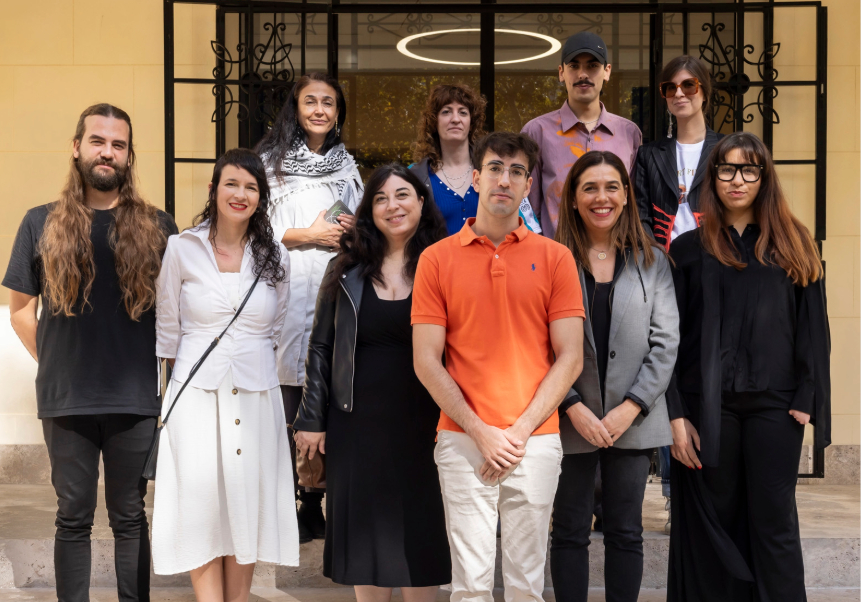 Artistes de la XXVIII Mostra art públic / universitat pública, junt al Delegat d'Estudiants, la vicerectora de Cultura i Societat i la Secretaria autonòmica d'Universitats / M. Lorenzo