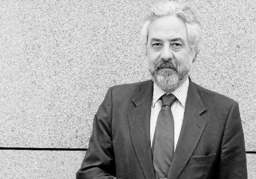El profesor Javier de Lucas, elegido presidente