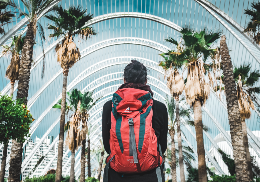 Una estudiante de visita en la Ciudad de las Artes y las Ciencias