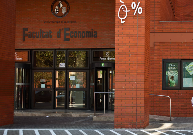 La Facultat d'Economia de la Universitat de València.